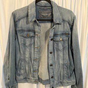 Eddie Bauer Women's Long Sleeve Blue Jean Button Up Jacket with 4 Pockets